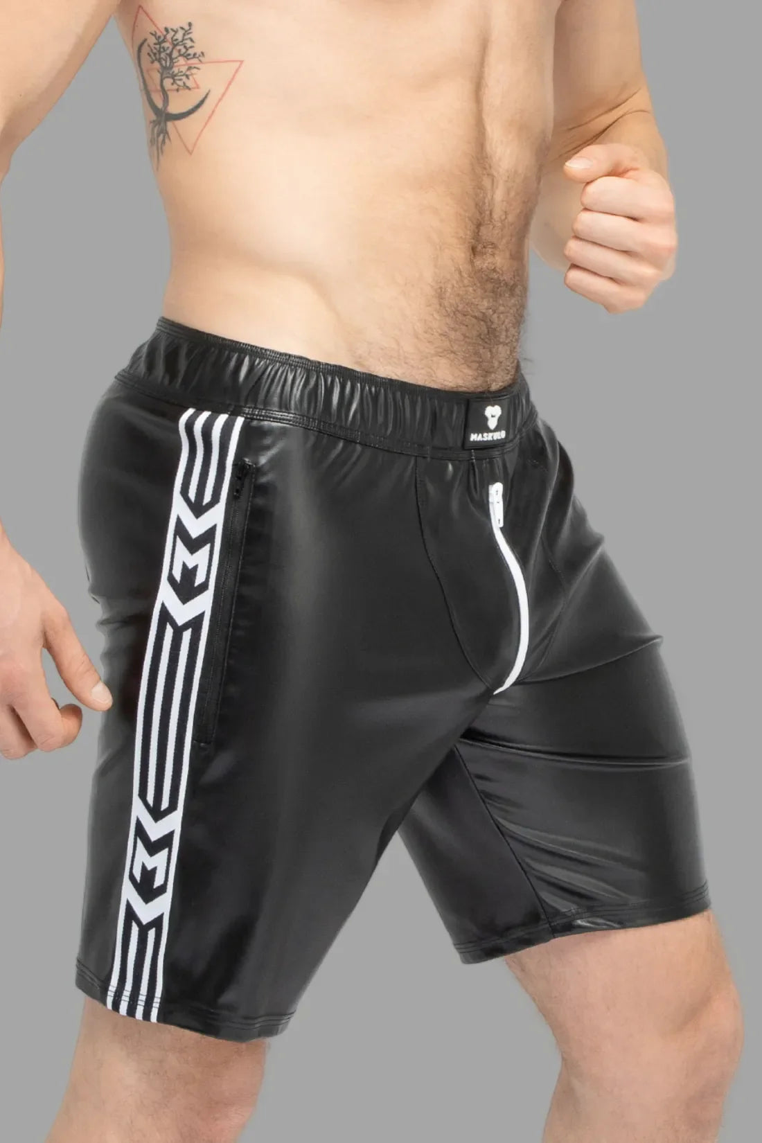 Skulla. Short de football en similicuir. Noir et blanc