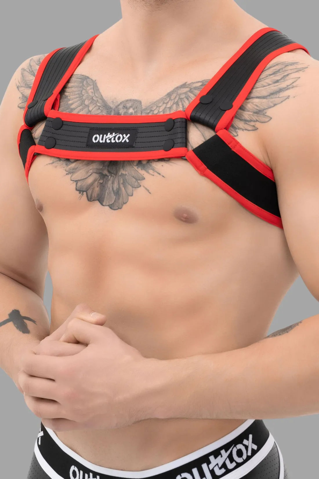 Outtox. Bulldog Harness with Snaps. Black &amp; Red