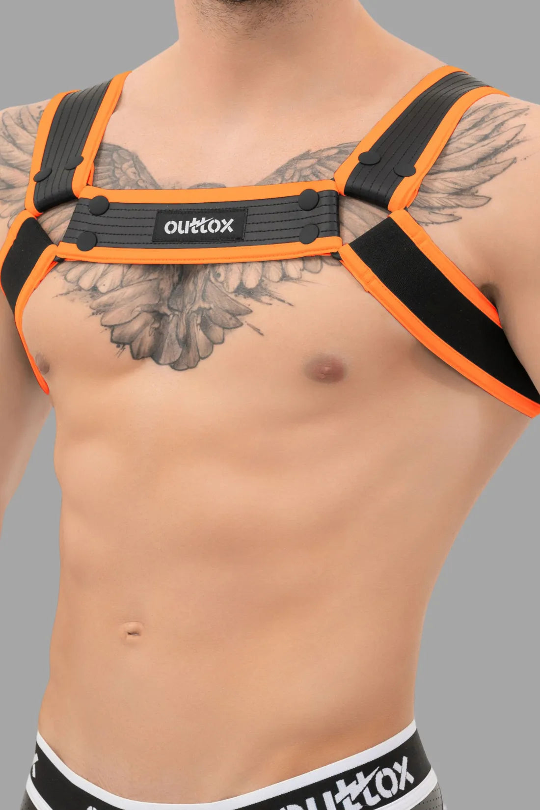 Outtox. Harnais Bulldog avec boutons-pression. Noir et orange