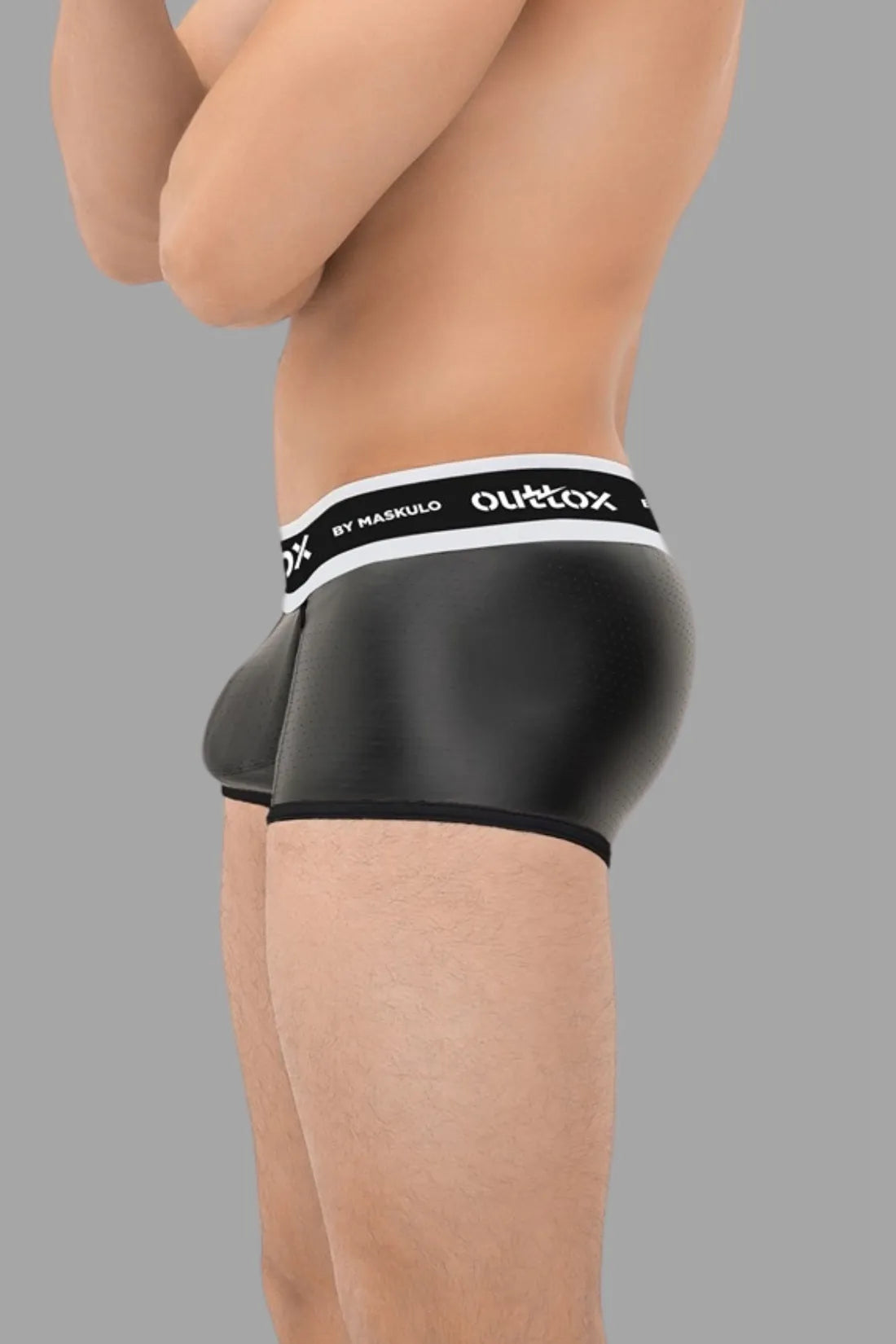 Outtox. Gewickelte Shorts mit Druckknopfverschluss. Schwarz