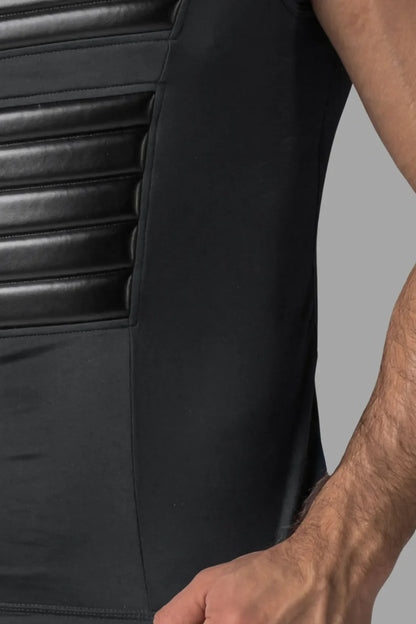 Armored. Camiseta sin mangas para hombre. Spandex. Almohadillas delanteras. Negro