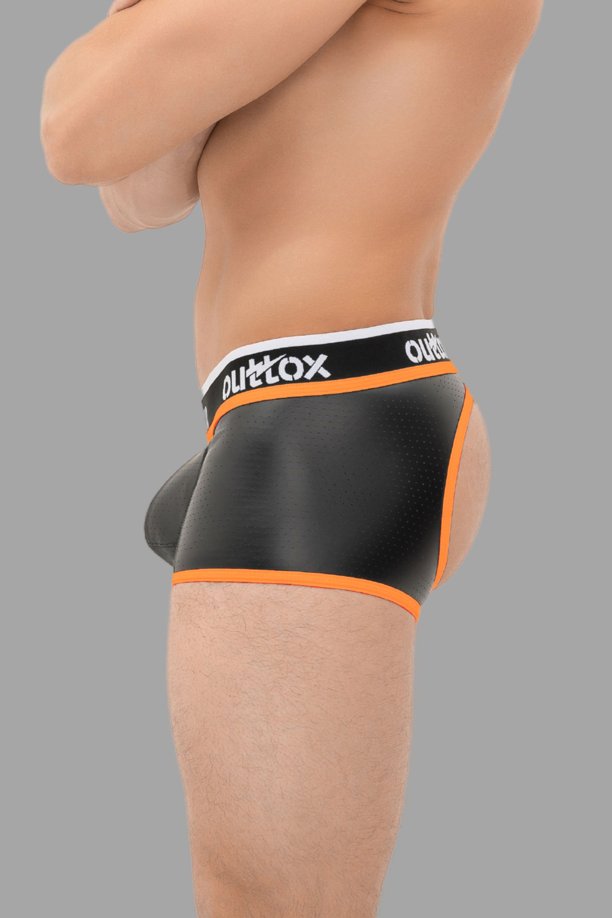 Outtox. Pantalones cortos con parte trasera abierta y bragueta a presión. Negro+Naranja