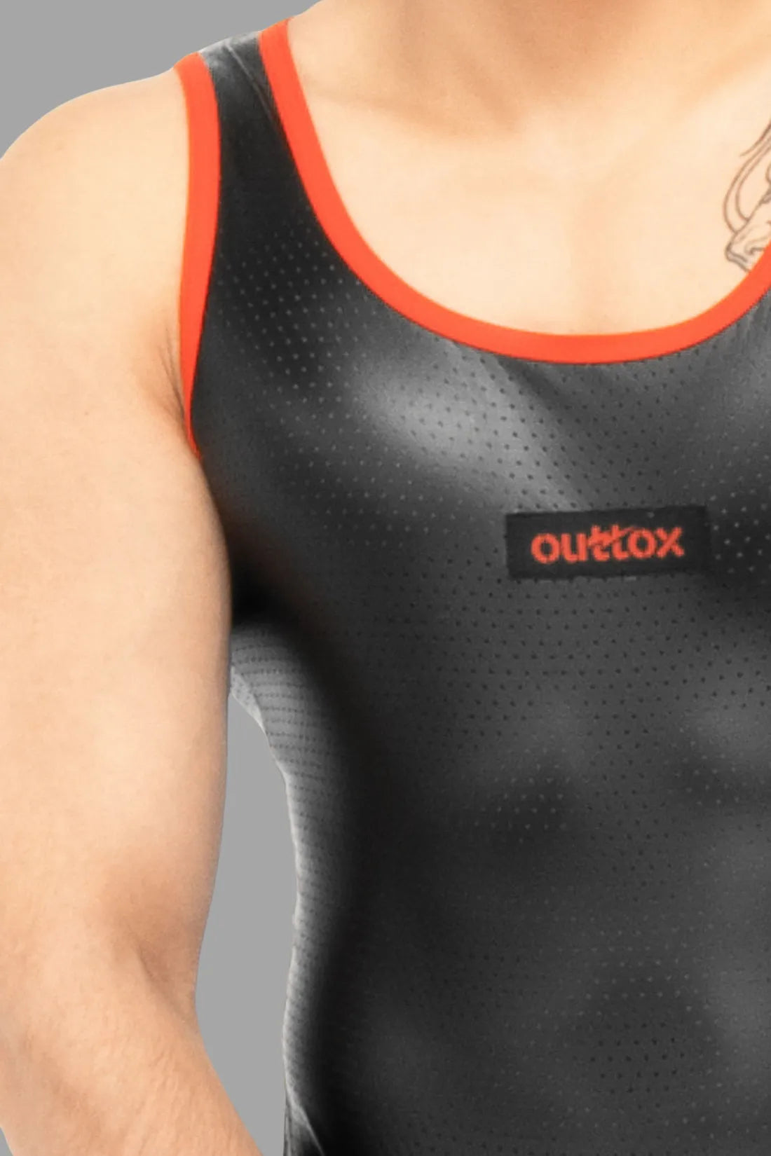 Outtox. Camiseta sin mangas. Negro+Naranja &