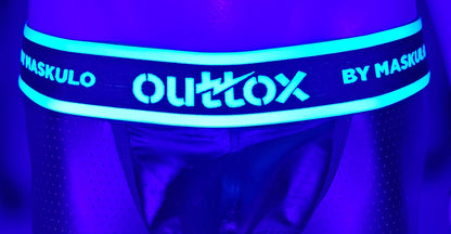 Outtox. Pantalones cortos traseros envueltos con bragueta a presión. Negro